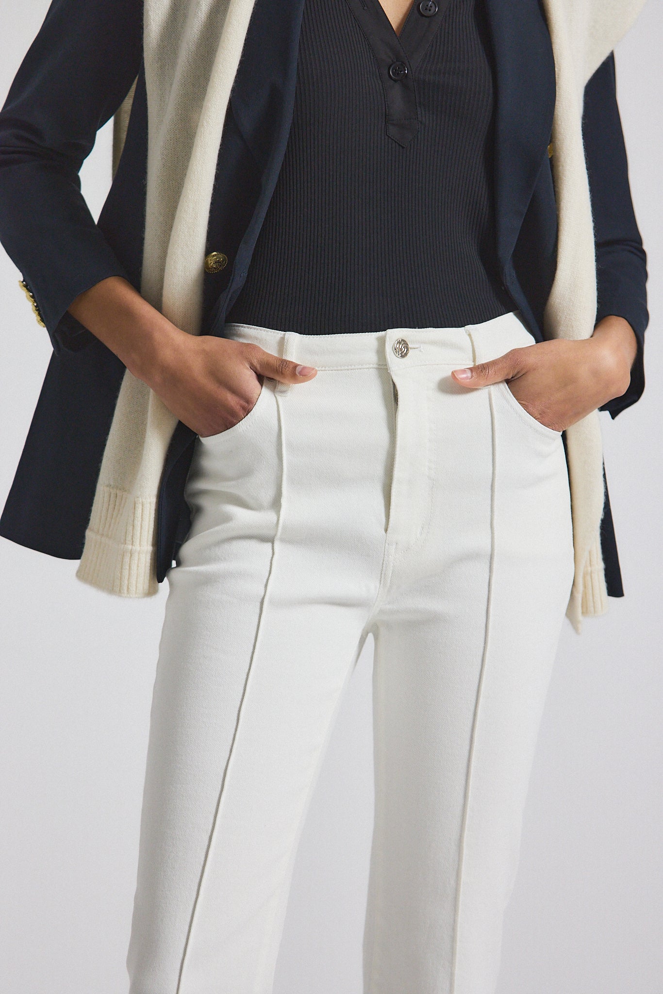 Perce Comfort Stretch Cropped Jean With Pintuck - Blanc de Blanc